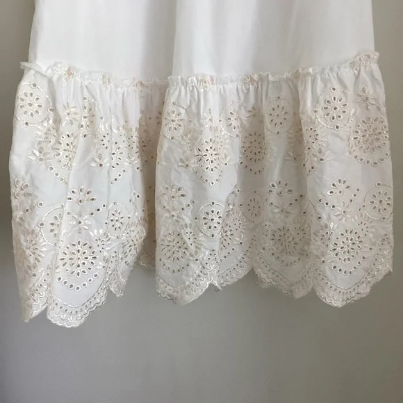 Moon River Dress Womens
Medium Ivory Embroidered Eyelet Puff Sleeves Feminine - Picture 2 of 14